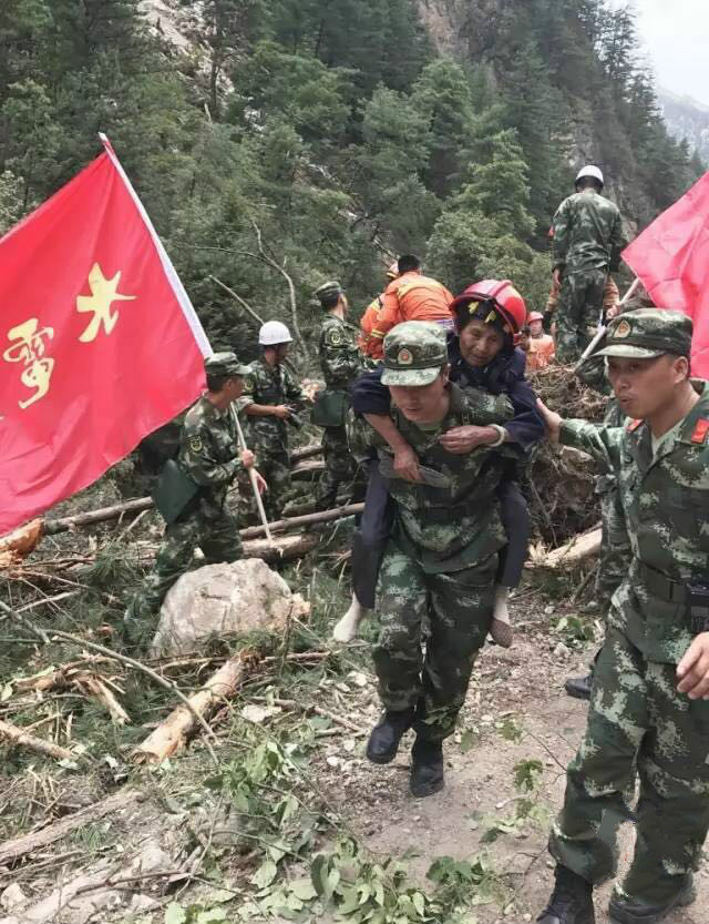 我不知道你是誰，卻知道你為了誰，向人民子弟兵致敬！